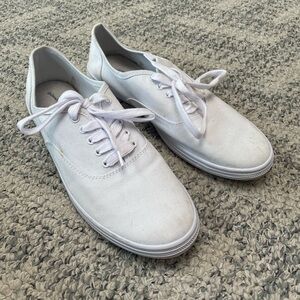 Universal Thread White Canvas Sneakers, Size 10
